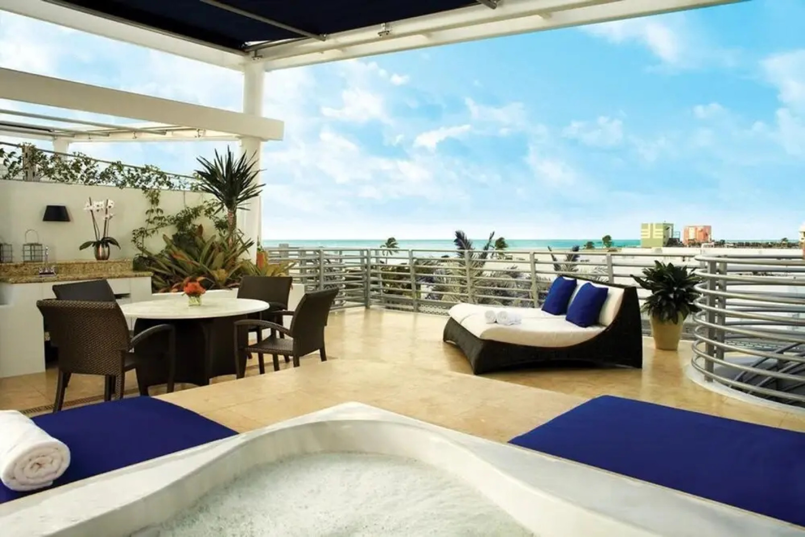 SoBe Ocean Drive Suites