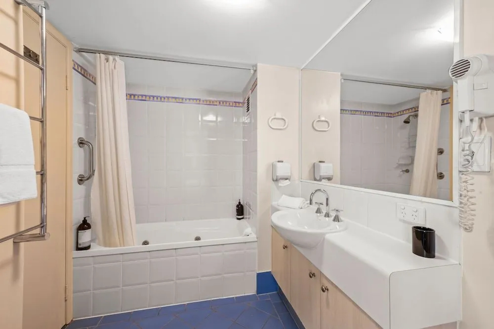 Asiatic Suite at Nautilus Mooloolaba