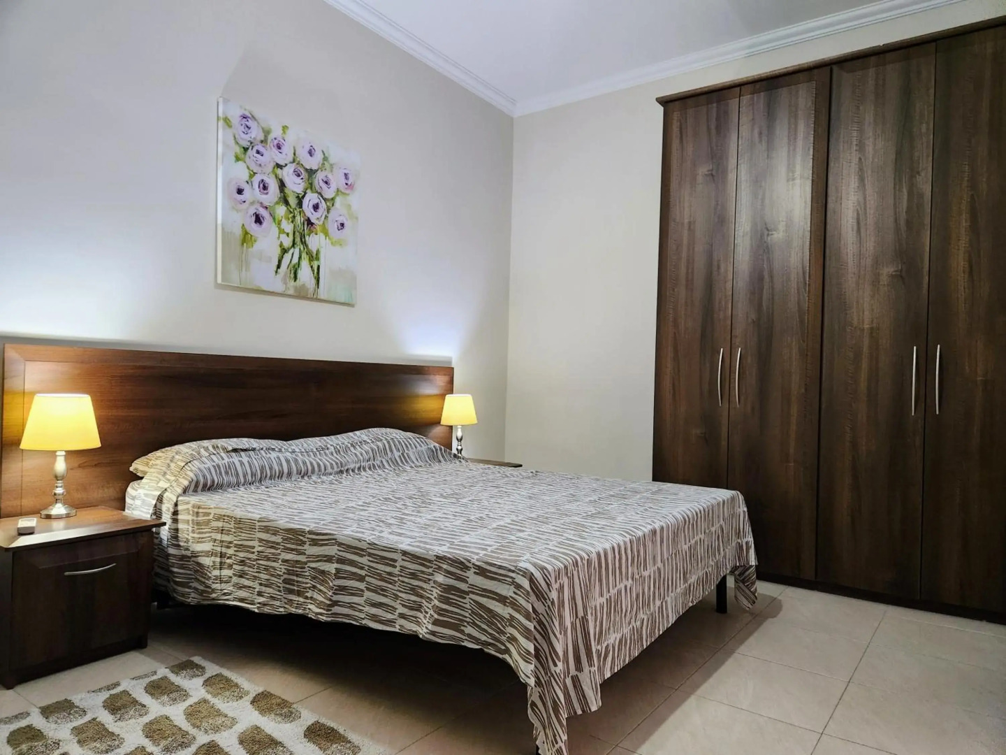 Seafront Apartment - Wifi - Sleeps 5 - Fl2