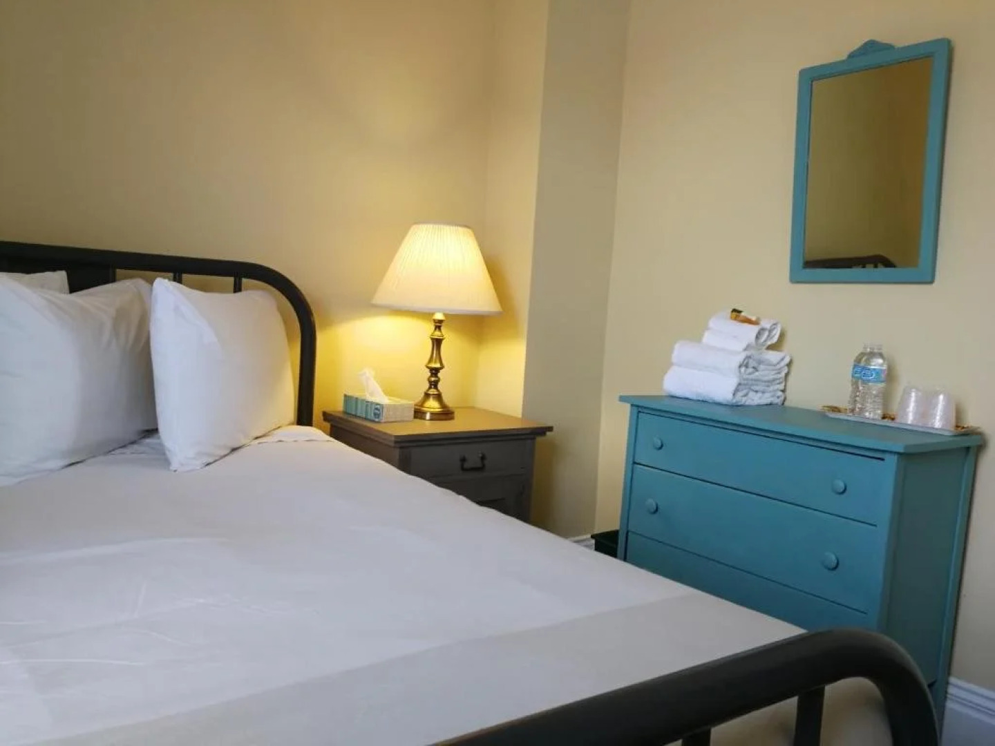 Holiday Country Manor