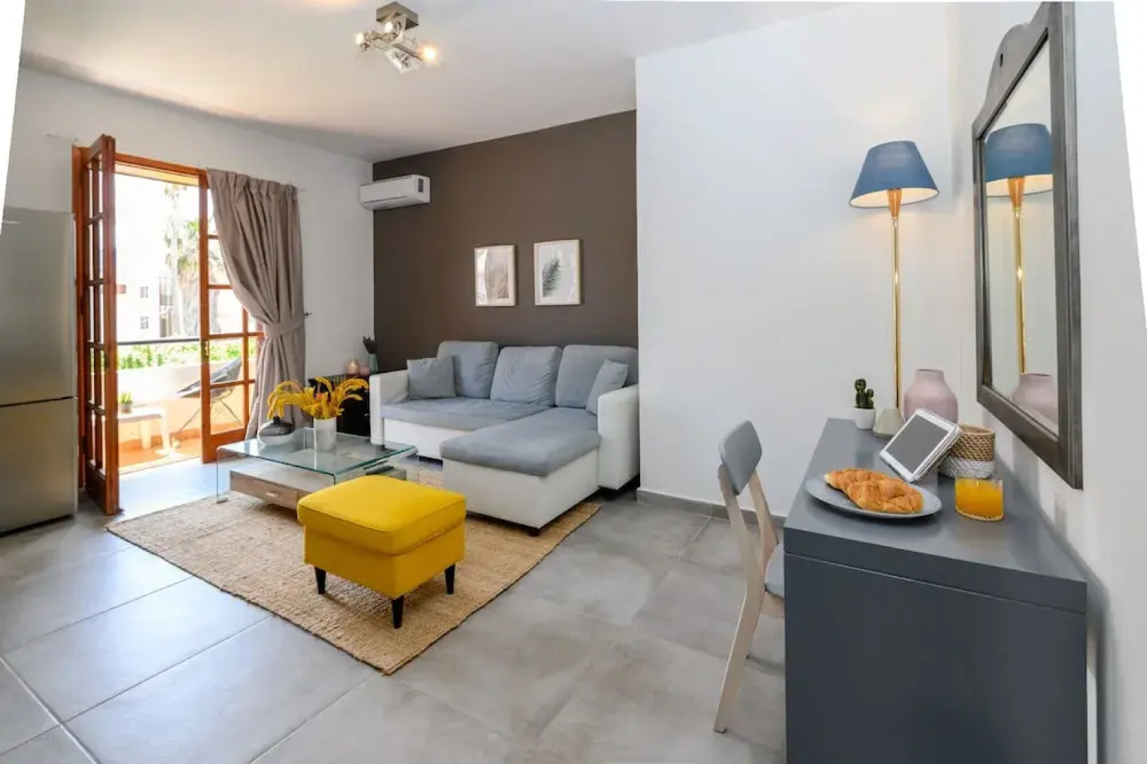 Jonathan City Apartments