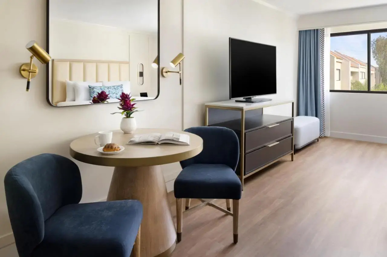 The Anza - A Calabasas Hotel