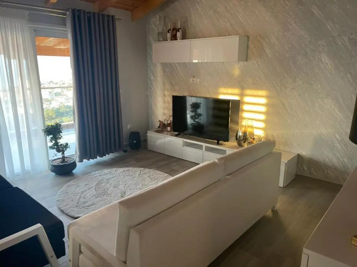 Angel Saranda Palace