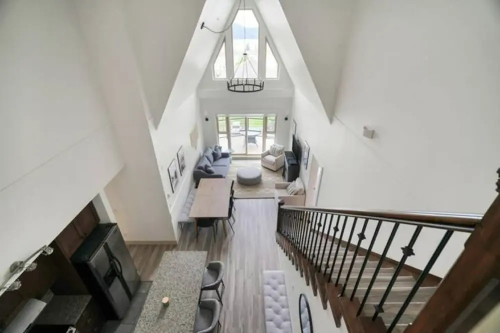Lakeview Splendor 7BR Penthouse Bliss