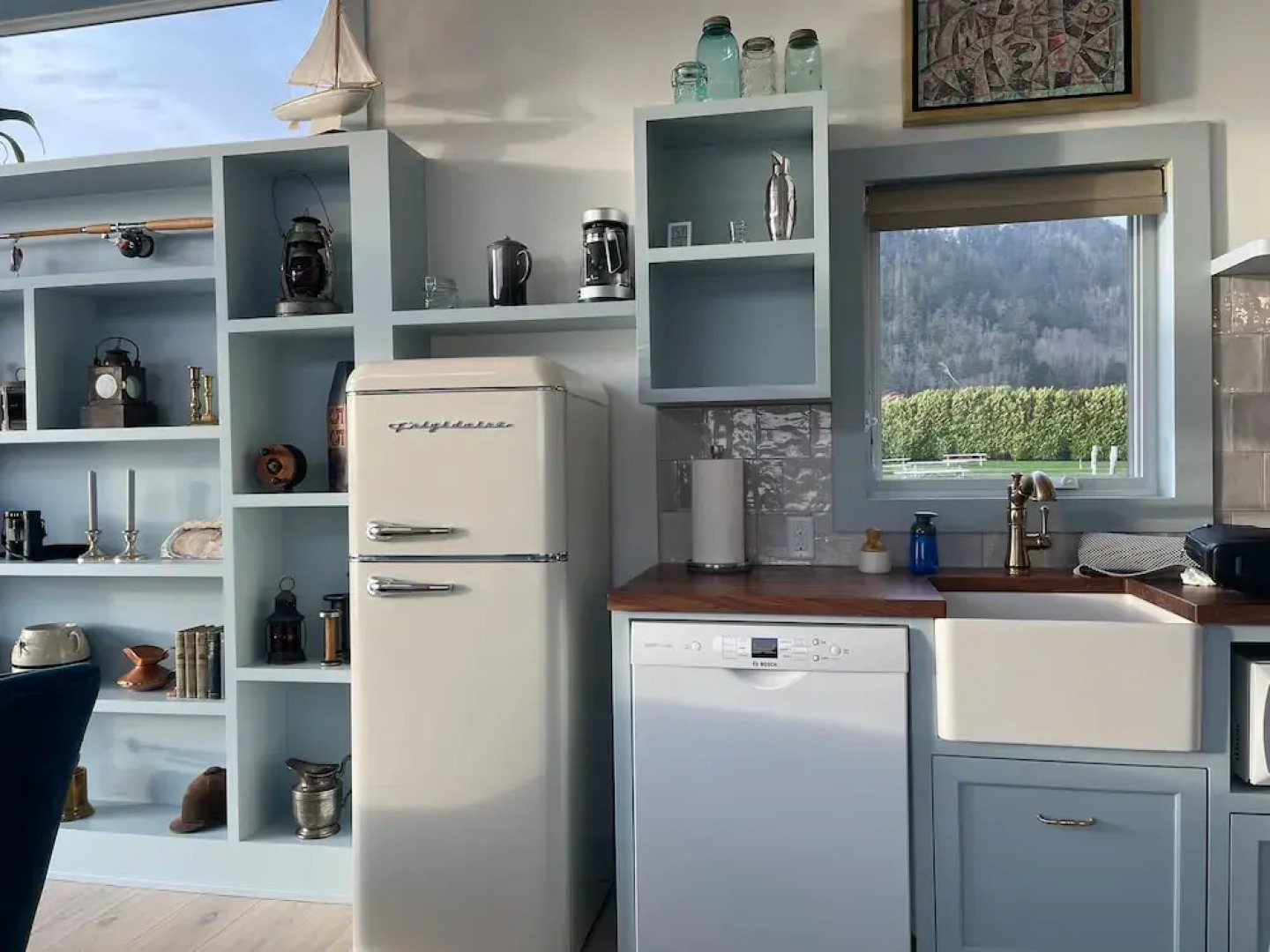 Cottages Above the Tide