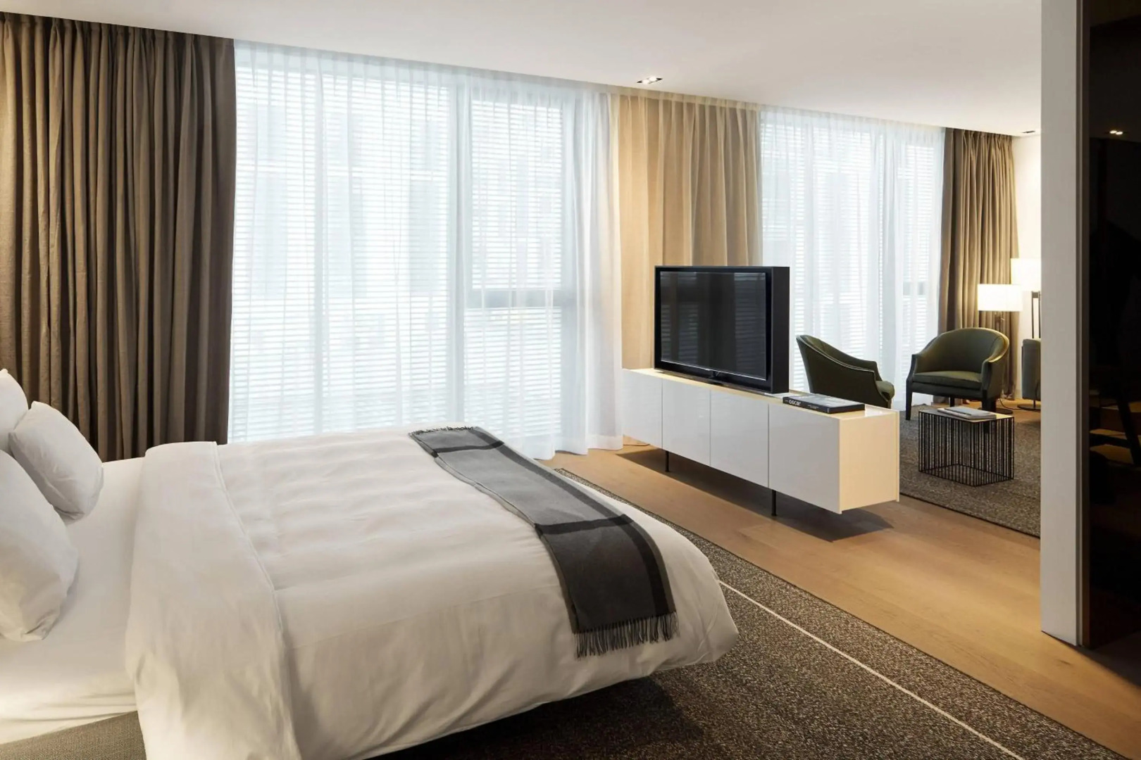 Roomers Baden-Baden, Autograph Collection