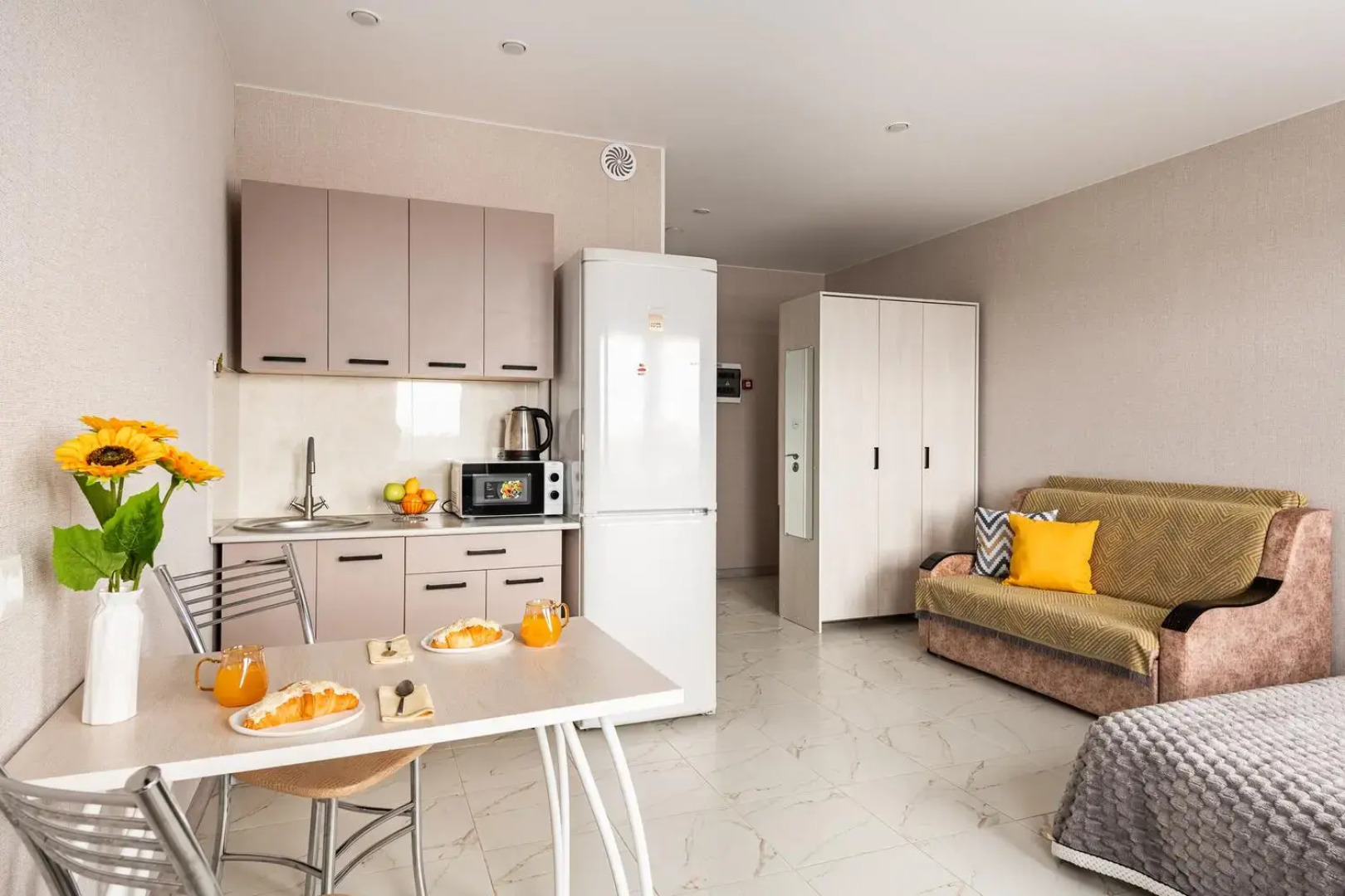 Sunmarine apartments (Санмарин апартментс) на улице  Анны Ахматовой 11 корпус 3