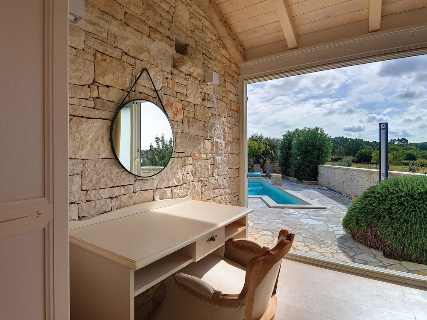 Beautiful Villa With Garden, Private Heated Pool, Whirlpool, Sauna, Near Rovinj