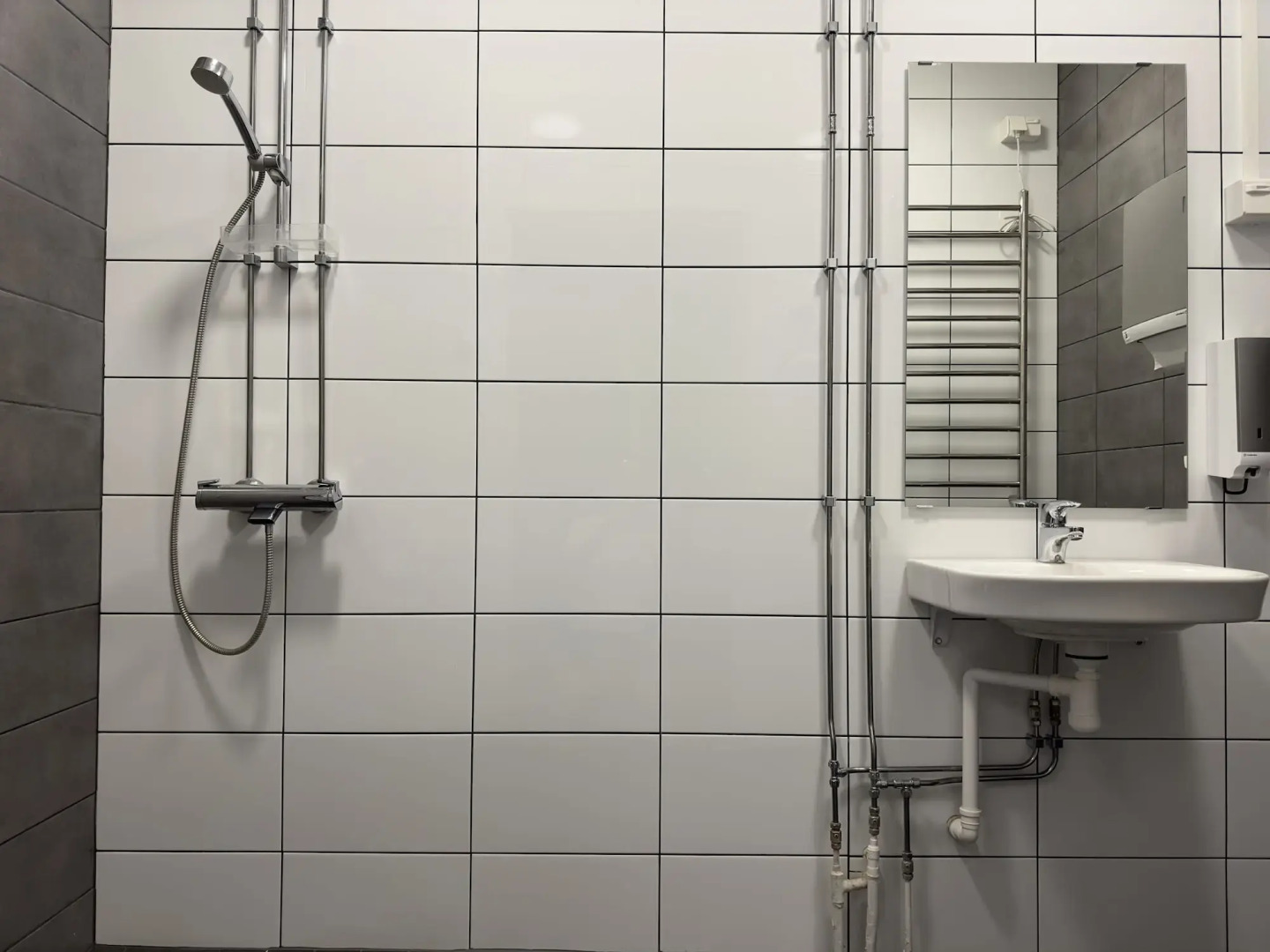 The Rooms Airport - 20Rooms