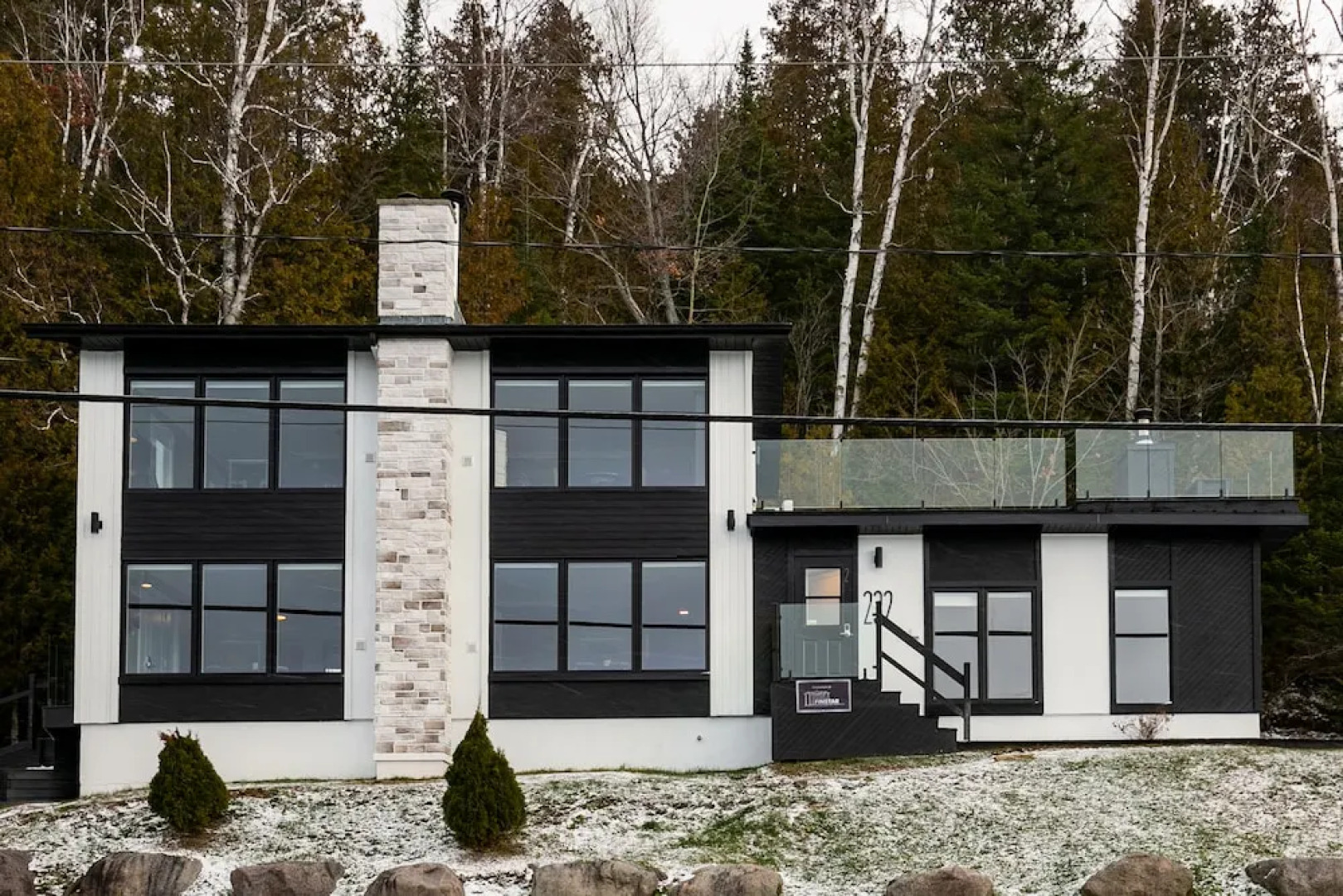 Les Lofts du Lac des Sables by KASANIA