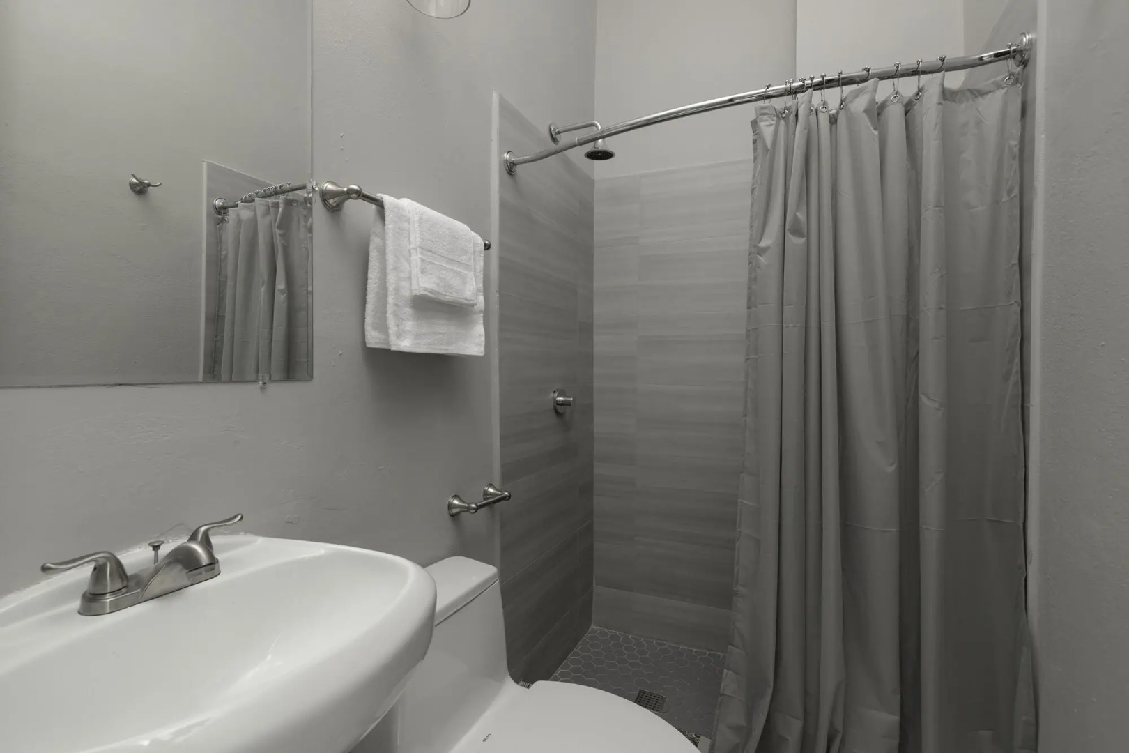 El Colonial - Adults Only