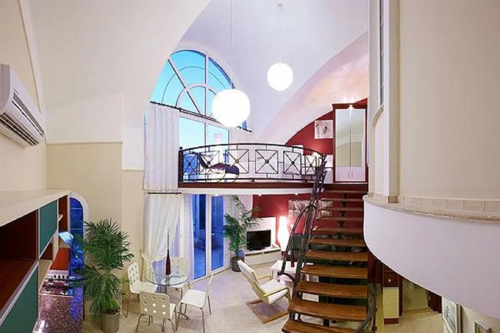 Seahorse Deluxe Hotel