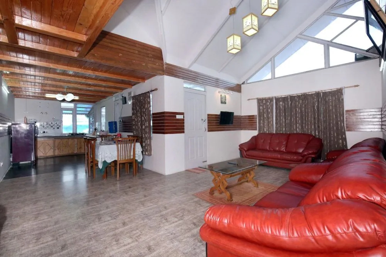 OYO 9346 Home Spacious 4BHK Valley View Fagu