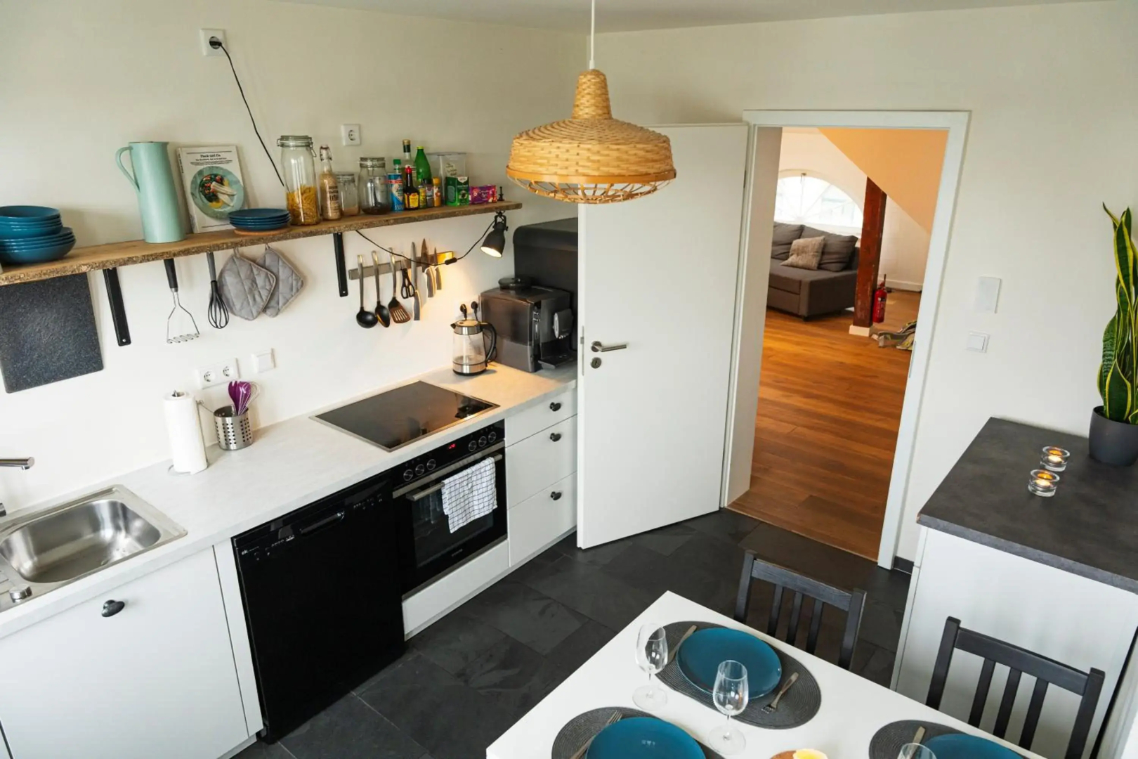 Wölkchen - Wohnung mit Balkon, Holzdielen & TV