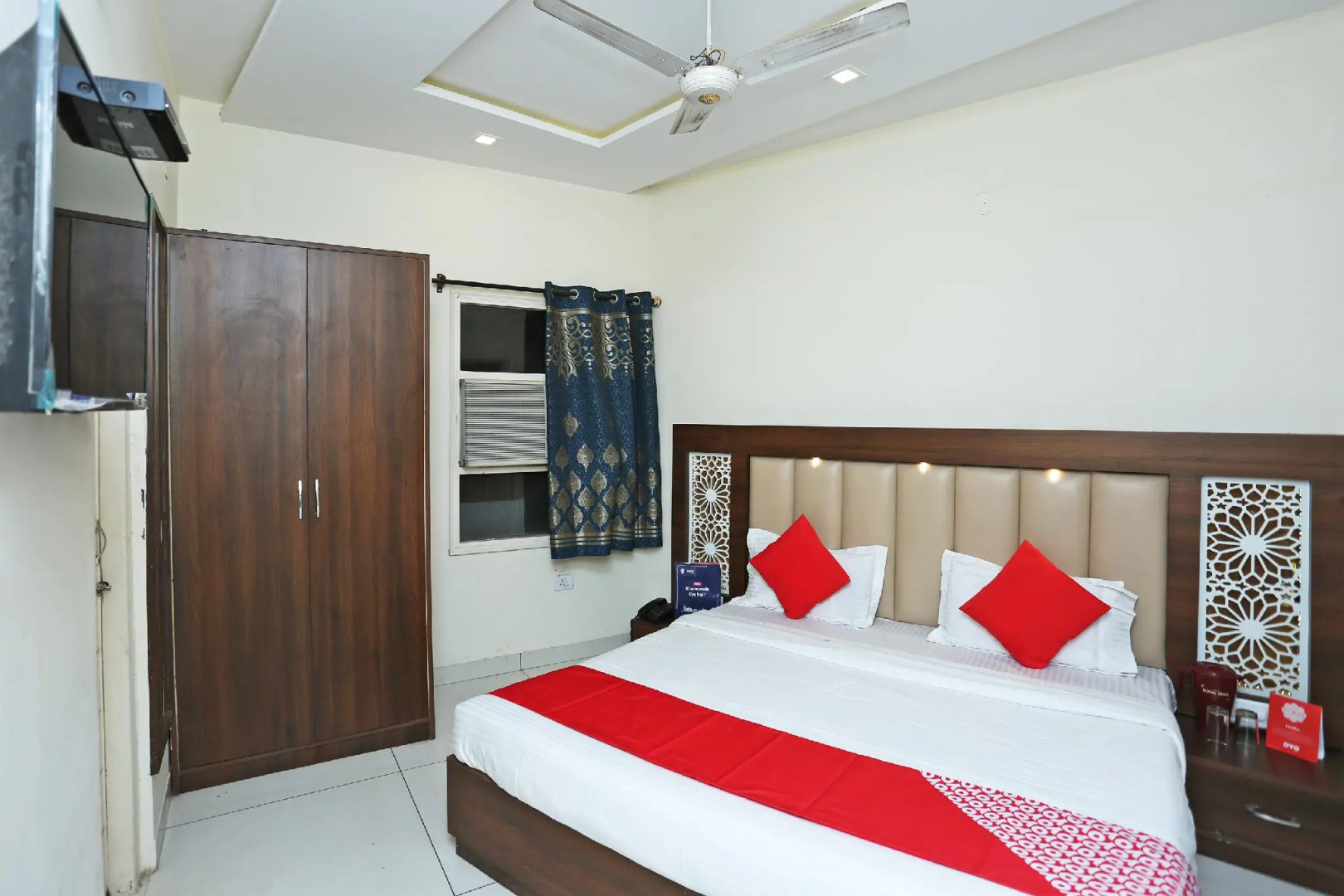 OYO 16520 Green's Hotel