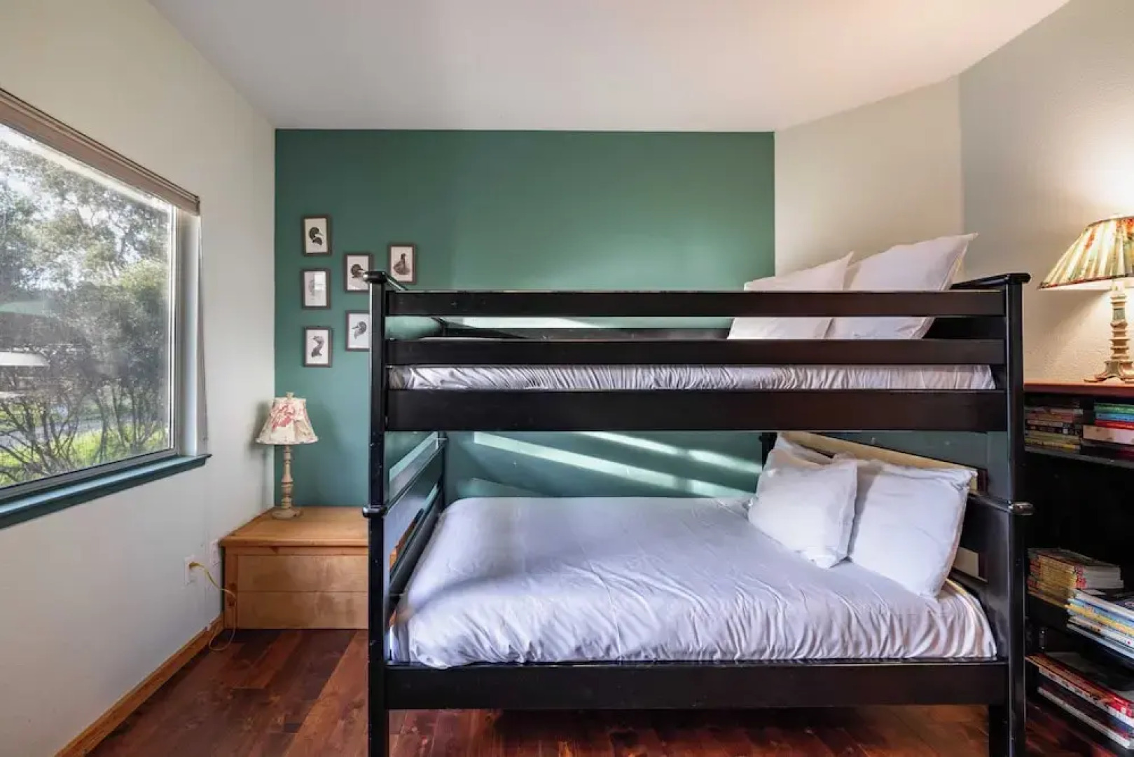 Valley of the Moon by Avantstay Tranquil Escape, Large Yard w/ Hot Tub & Fire Pit