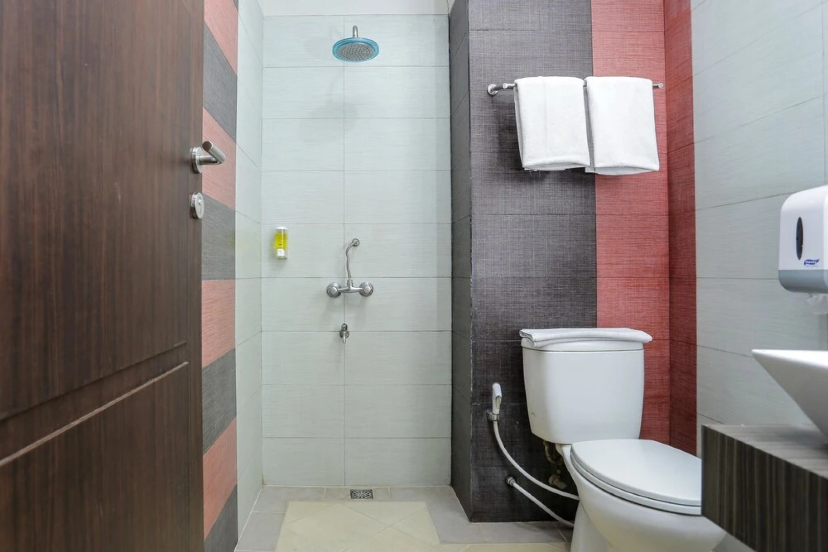 RedDoorz Plus near Farmhouse Lembang