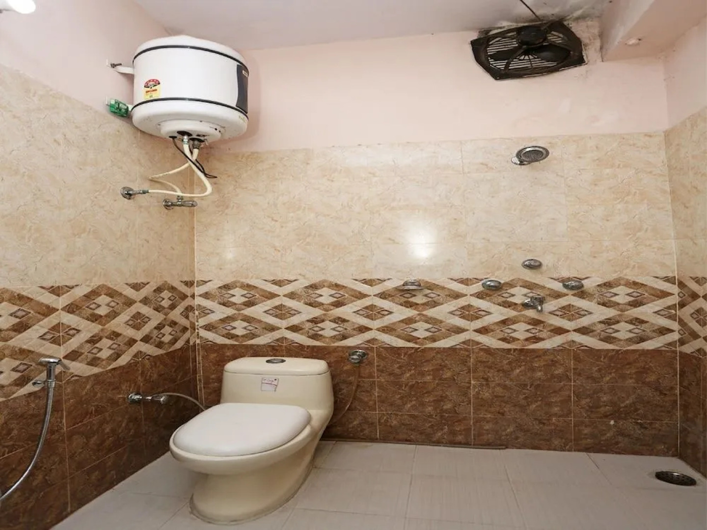 OYO 24840 Hotel Ashiana Farm