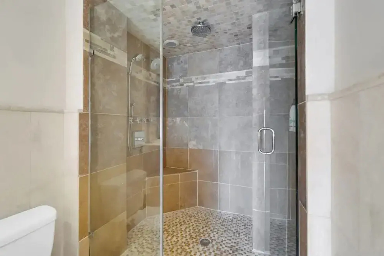 4 BDRM Garage Parking Patio Society Hill