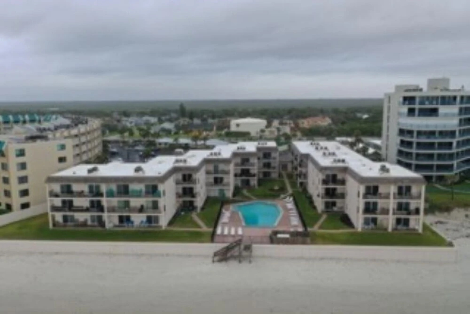 4495 S. Atlantic Ave #306S 2/2 Ocean front - 2 Br condo by RedAwning