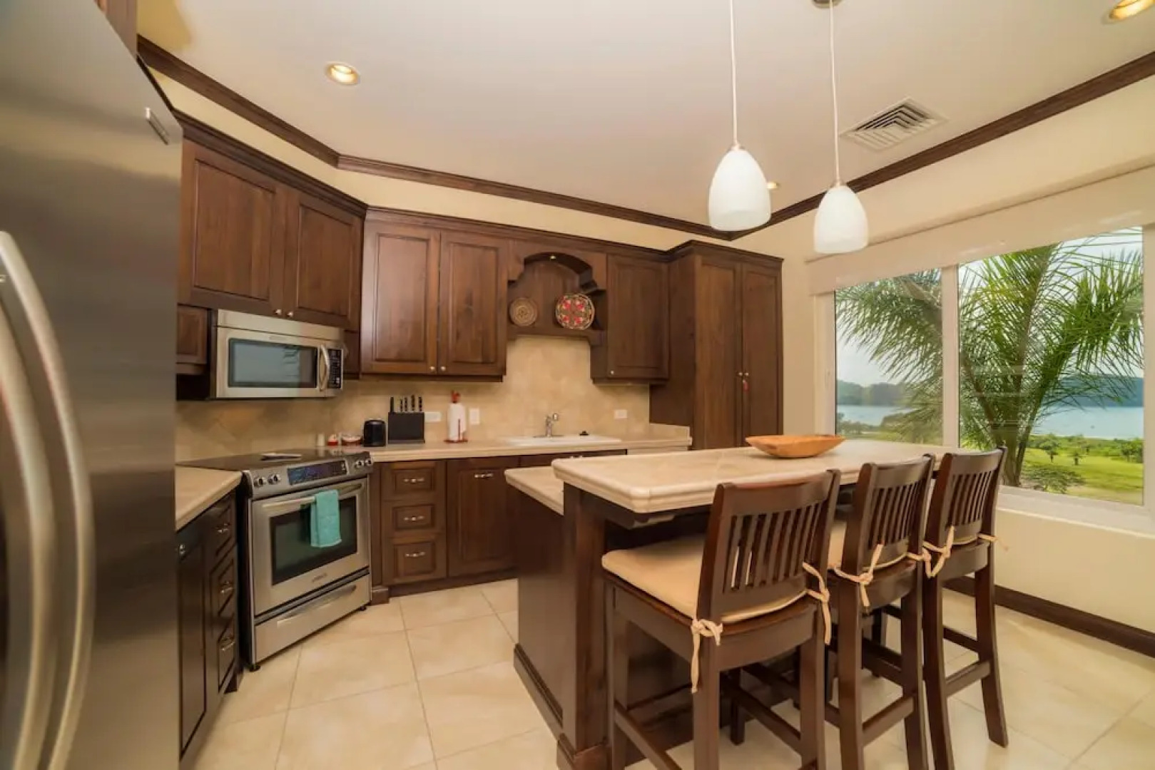 Altavista 5A 3 bdr 3 Bath Ocean View