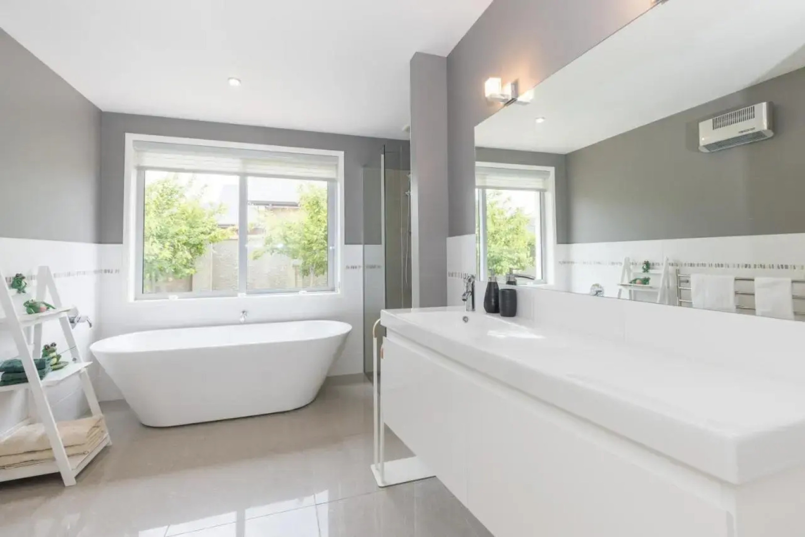 The Lakehouse - Cromwell Holiday Home