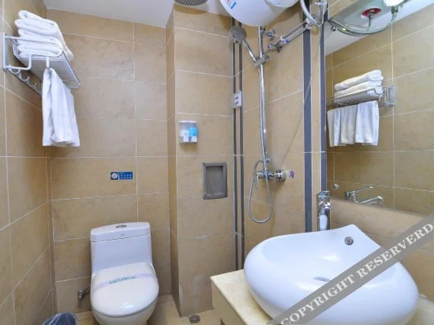 Baiyue Fashion Hotel (Yuxi Dongfeng Square)