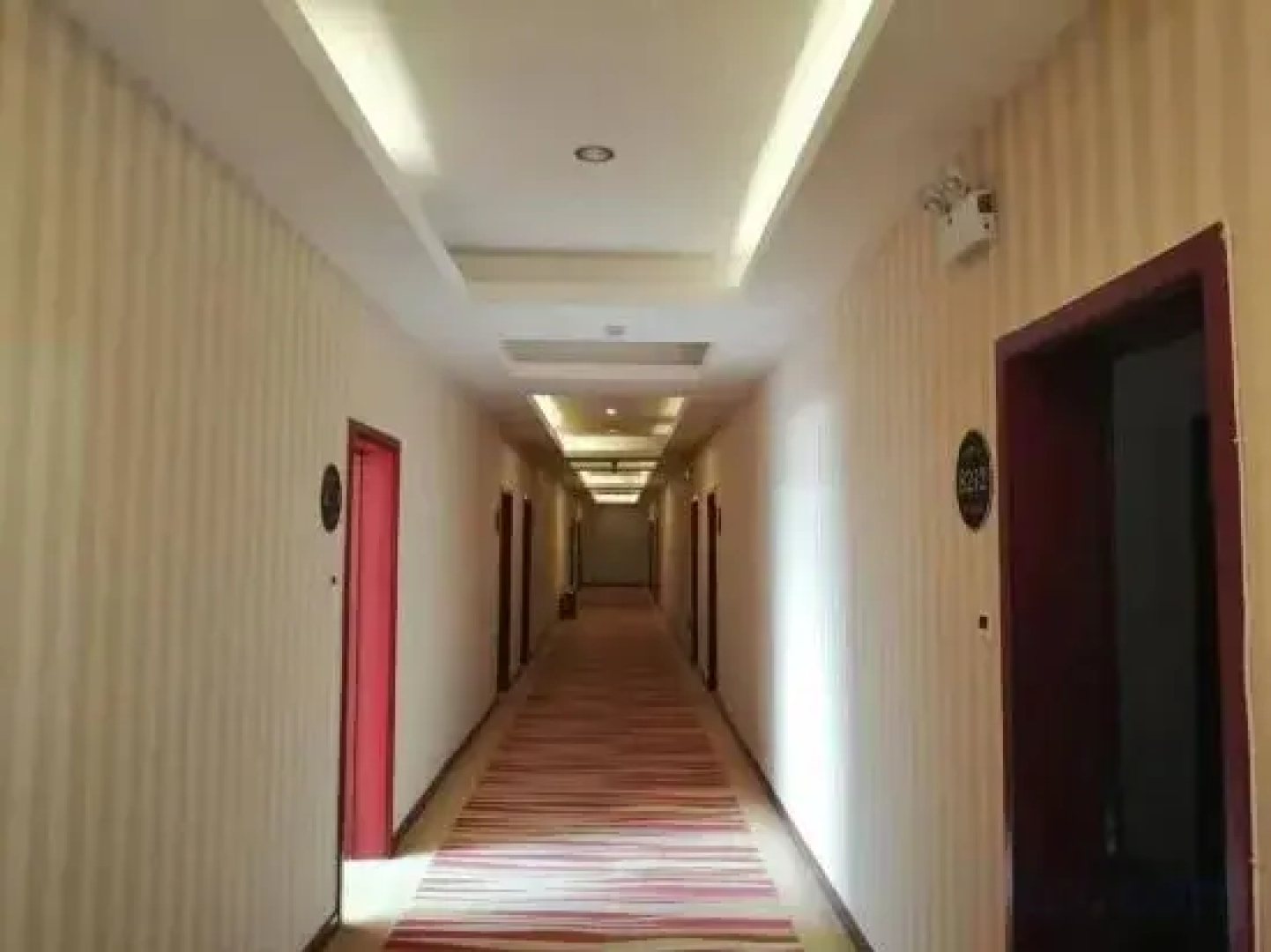 Zhenglanqi Chahar Business Hotel