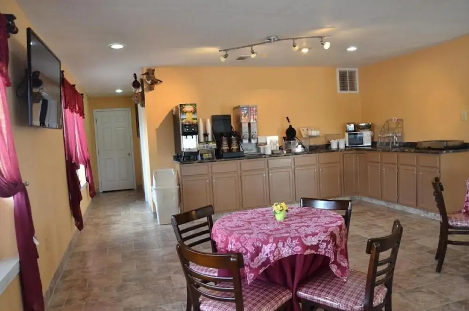 Americas Best Value Inn - Stuttgart