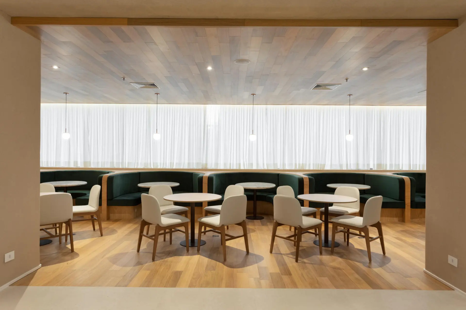 QOYA Hotel Curitiba, Curio Collection by Hilton