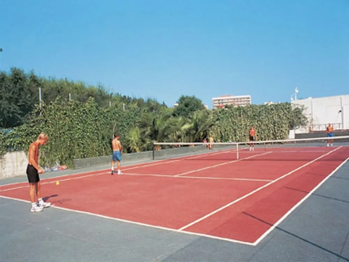 Well-kept Bungalow With a Veranda Near the Sea