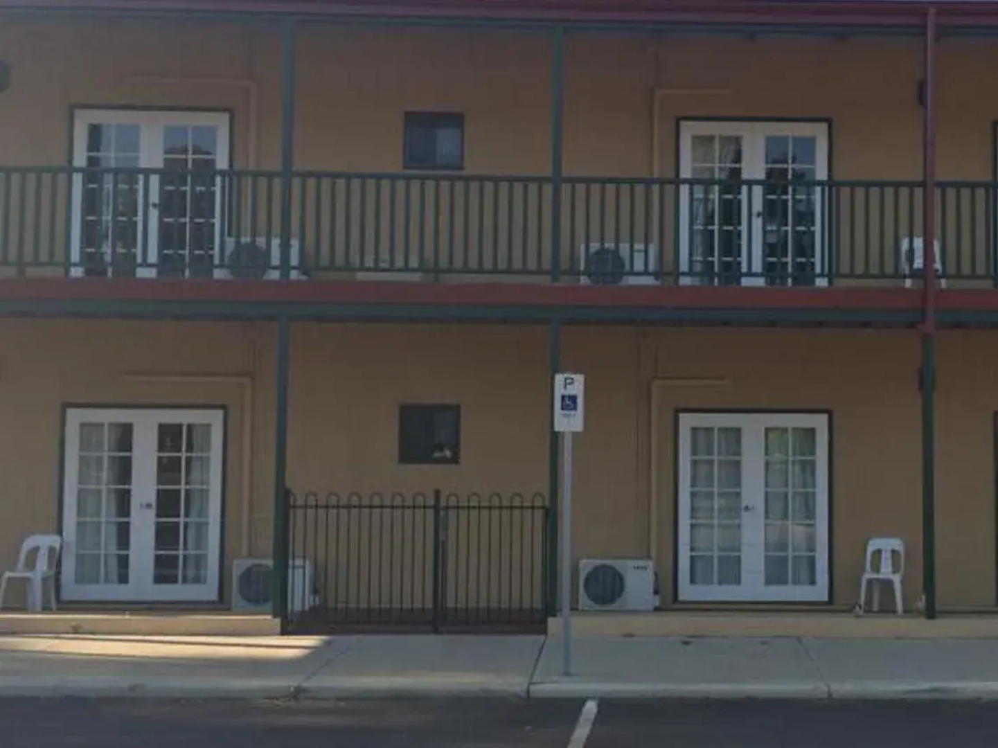 The Nosh and Nod - Howick Street