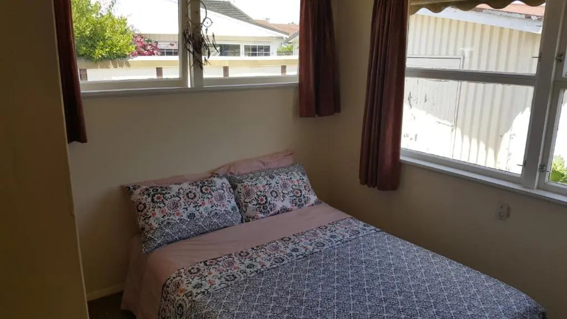 Quiet Cul de Sac, Close To Abel Tasman