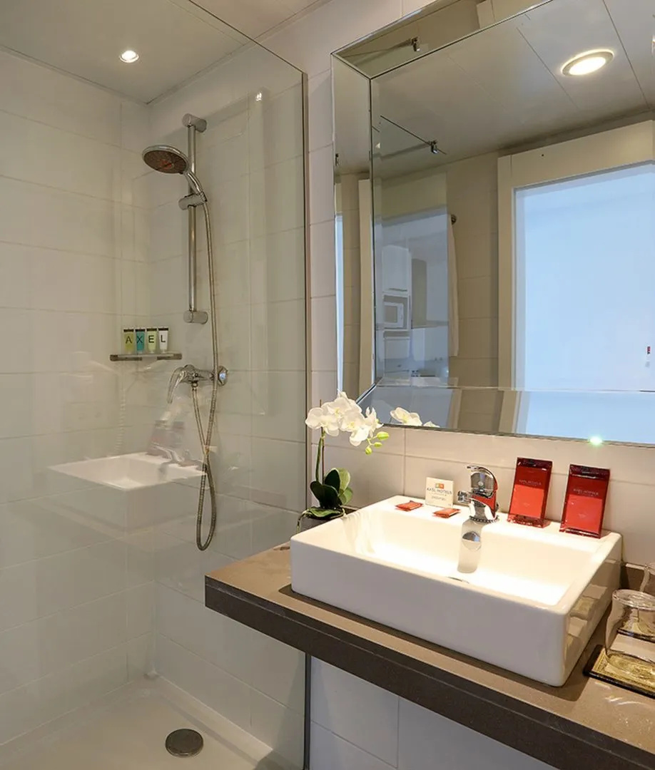 Отель AxelBeach Ibiza Spa & Beach Club - Adults Only Hotel