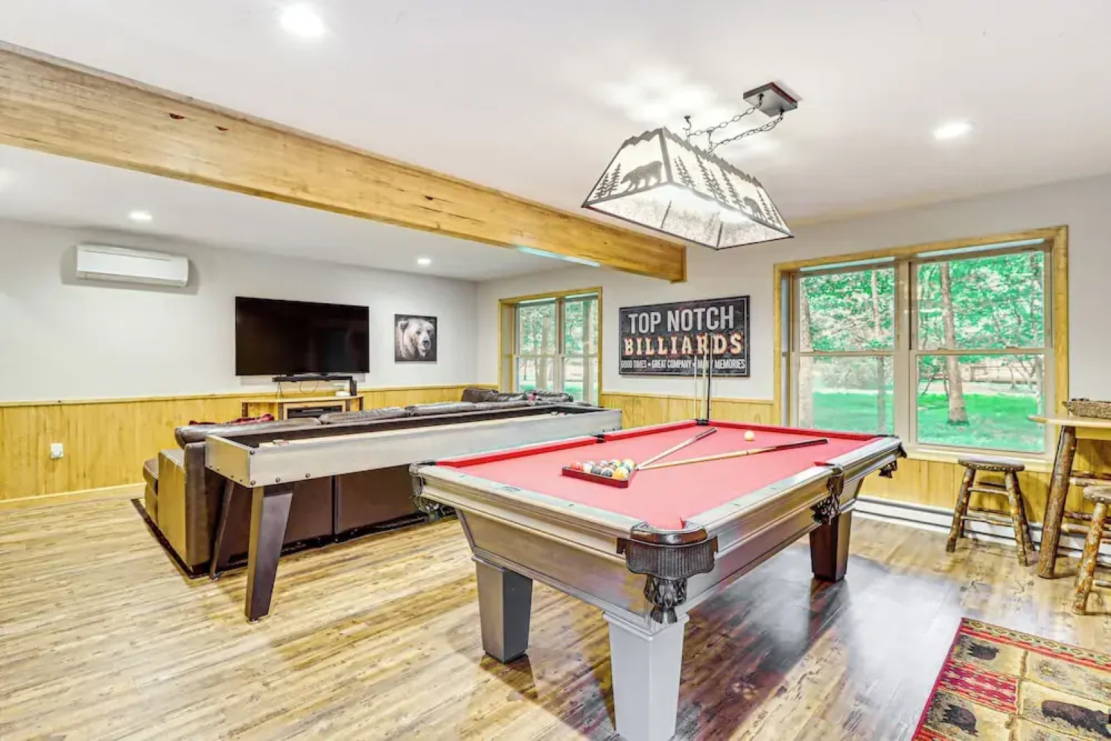 Forest Views & Hot Tub: Poconos Cozy Cabin