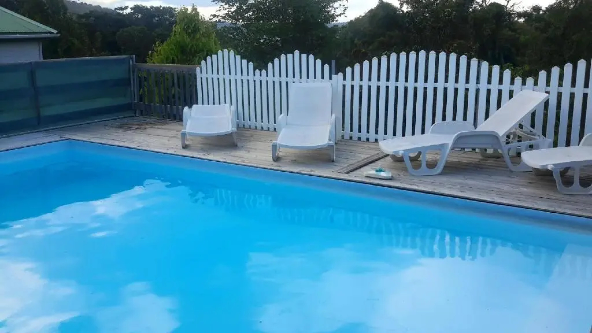 Bungalow de 2 chambres avec piscine partagee jardin amenage et wifi a Le Robert a 1 km de la plage