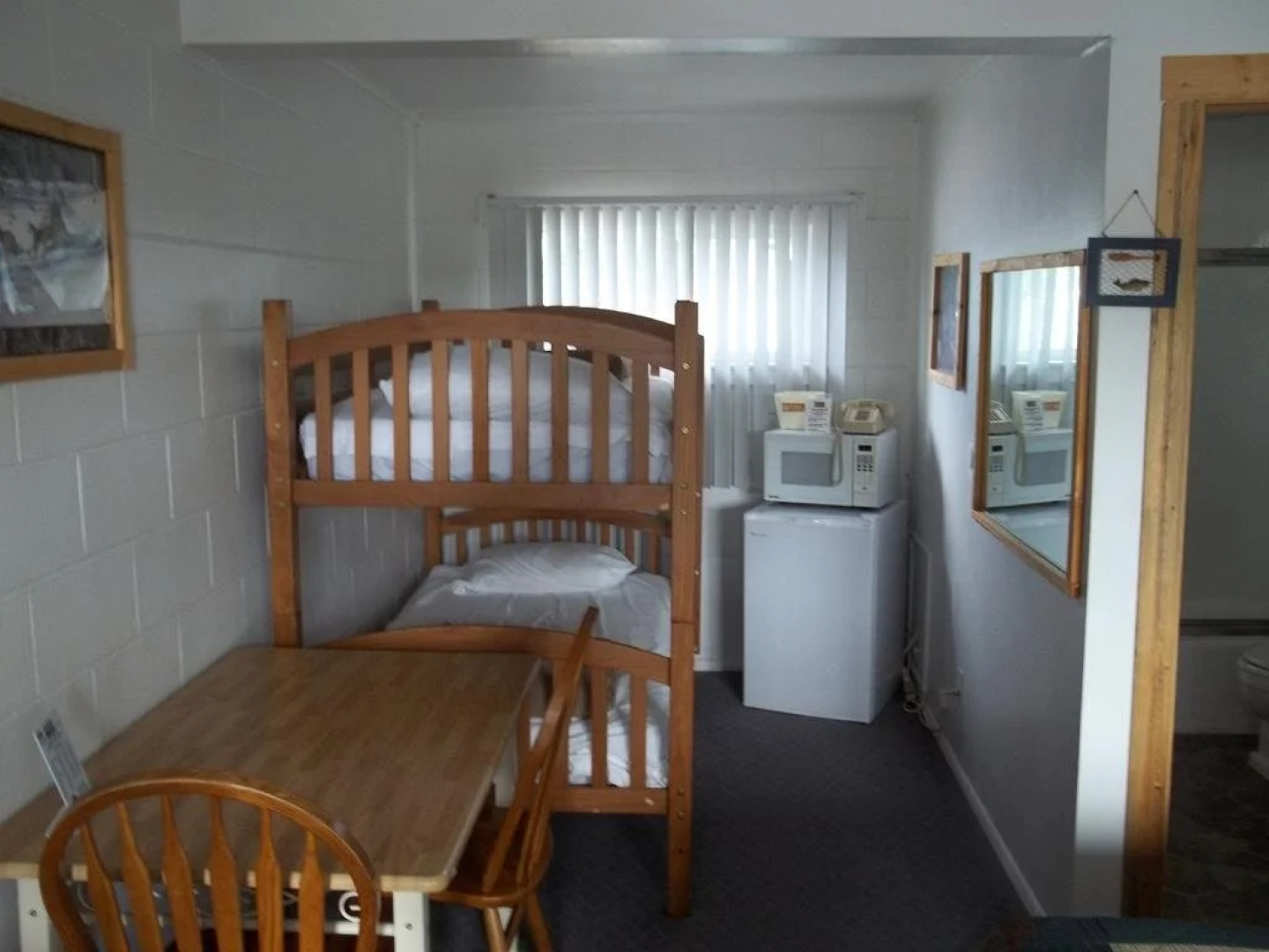 Budget Host Elk Antler Inn