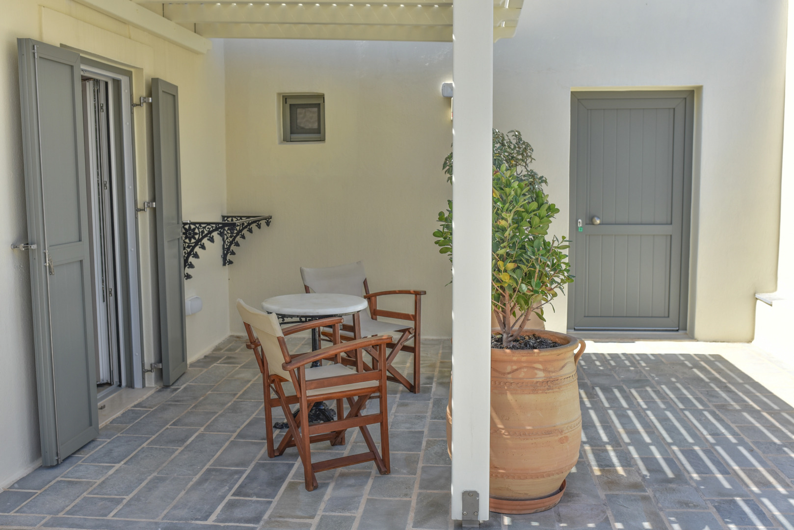 Proteas Hotel & Suites