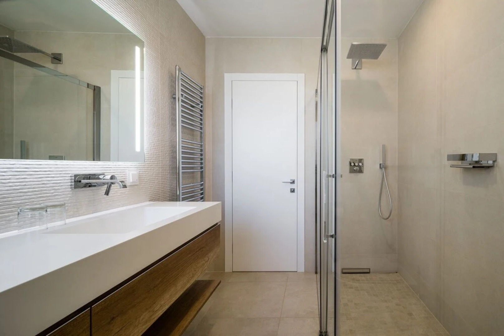 Beachfront Villa Grey Martini with Pool