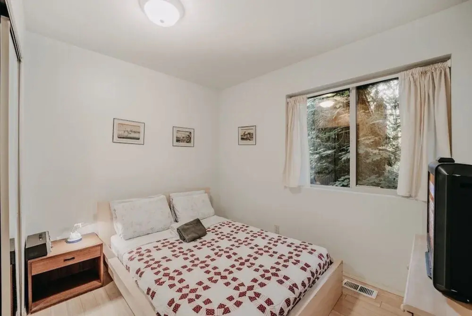 19mbr - Hot Tub - Sauna - Bbq - Pets Ok - Wifi - Sleeps 10 5 Bedroom Home by RedAwning