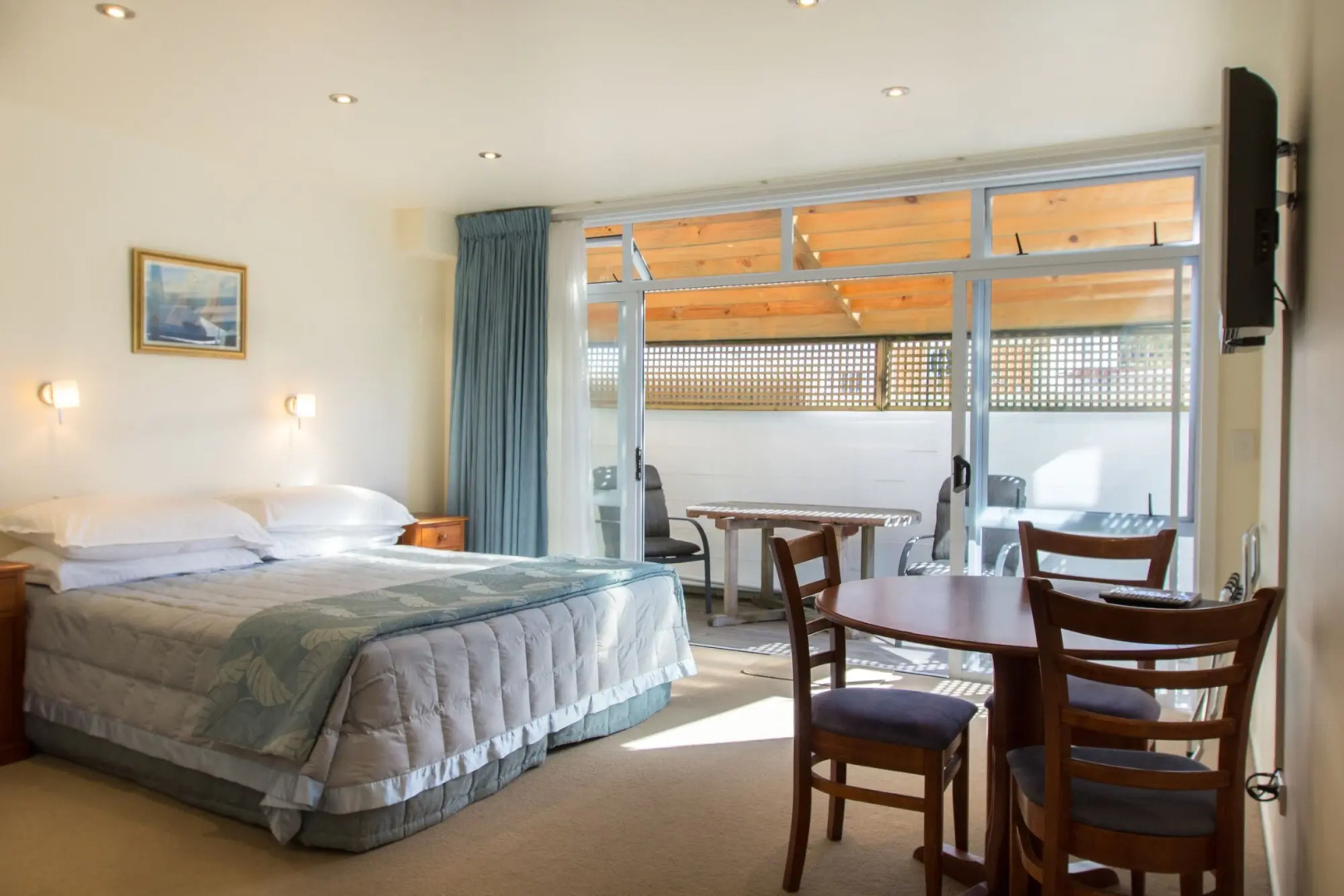 The Commodores Lodge