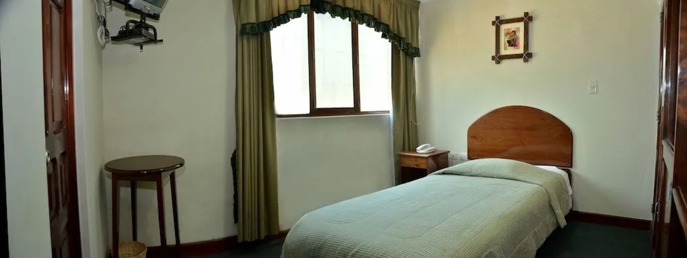 La Casa de Abraham Hotel