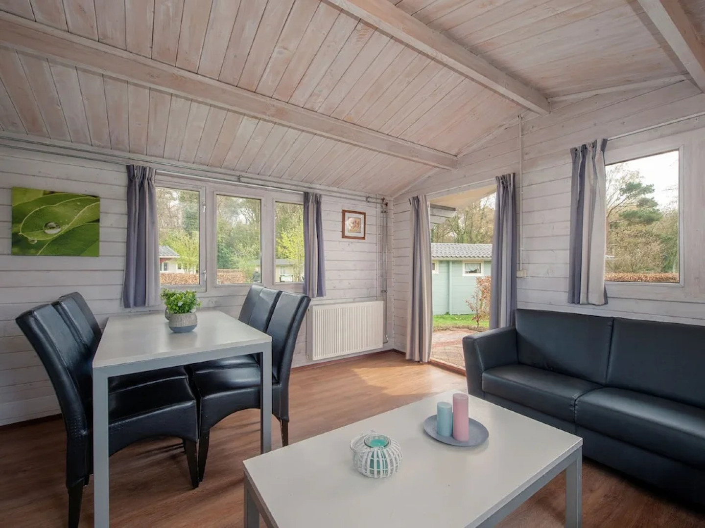 Cozy Wooden Chalet in Pedestrian Area