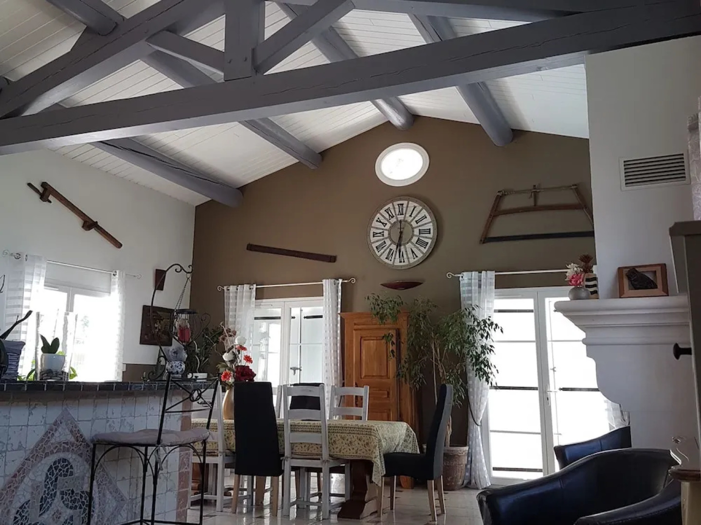 Idyllic Villa in Trets with Private Swimming Pool