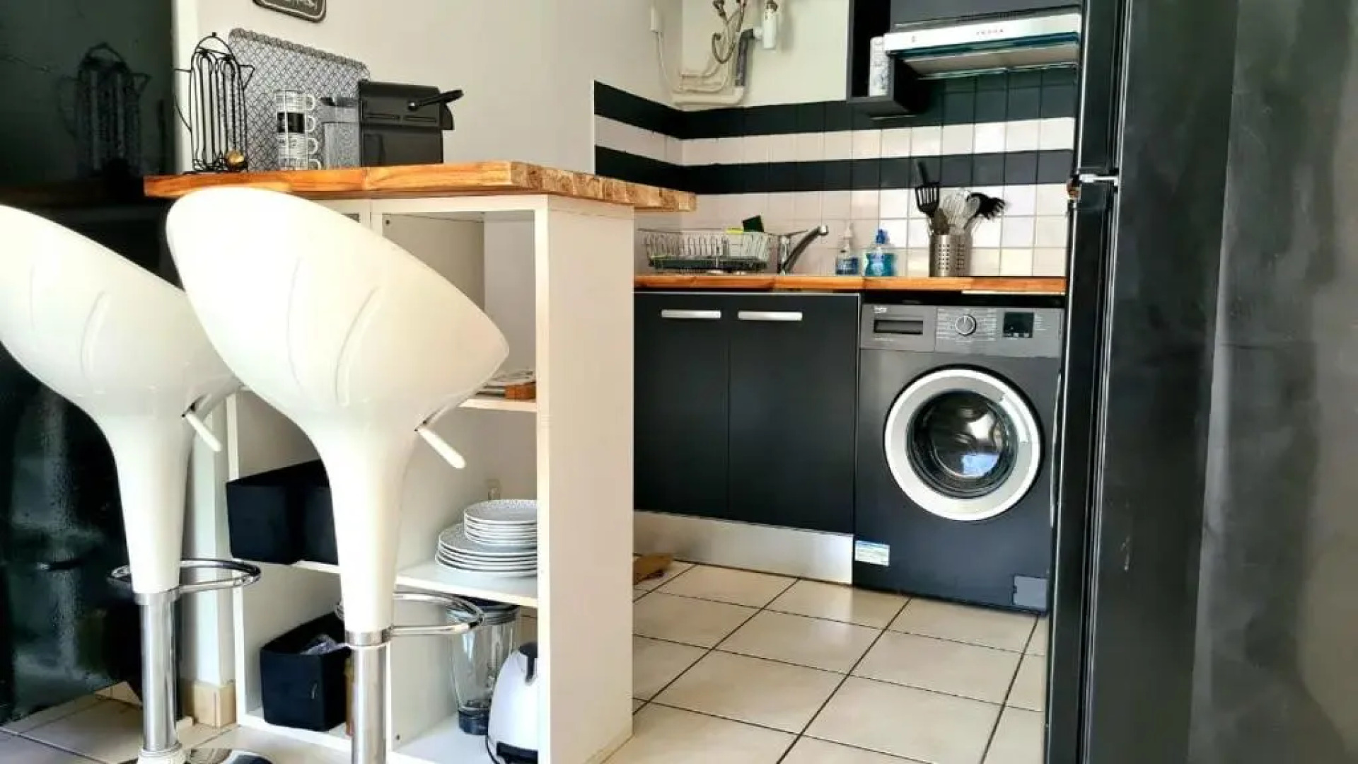 Nouveau ! Studio meublé, moderne, idéalement situé