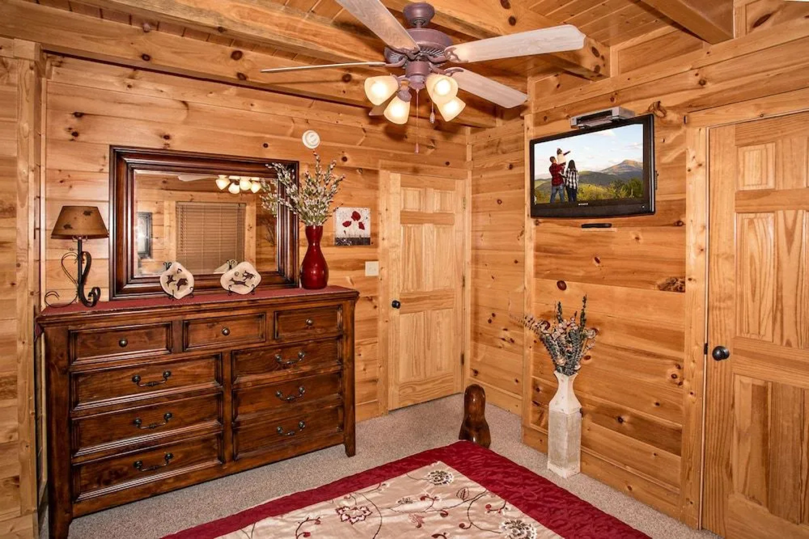 Knockin' On Heaven's Door - 5 Br cabin by RedAwning