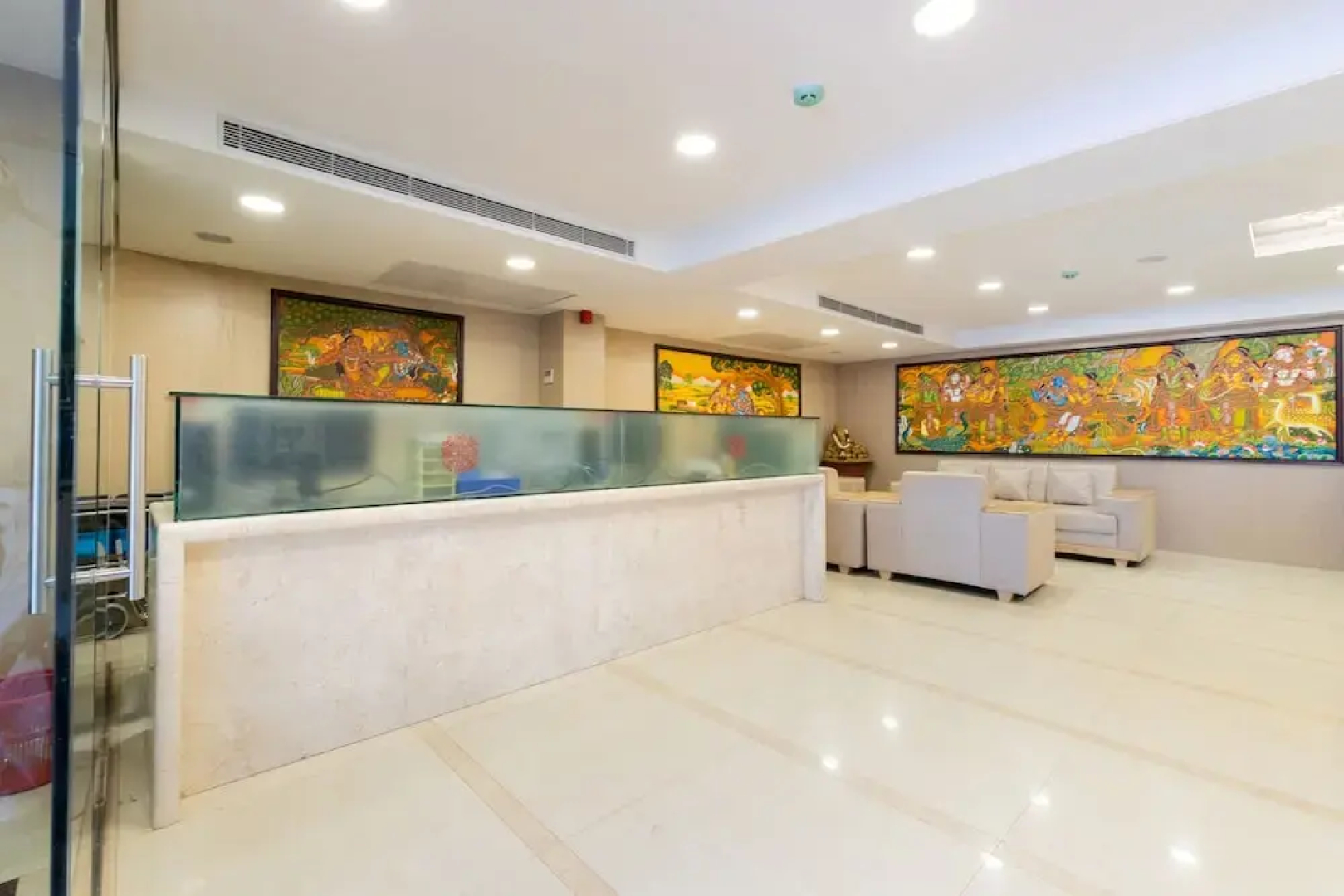 Capital O 43703 Thechi Hotels