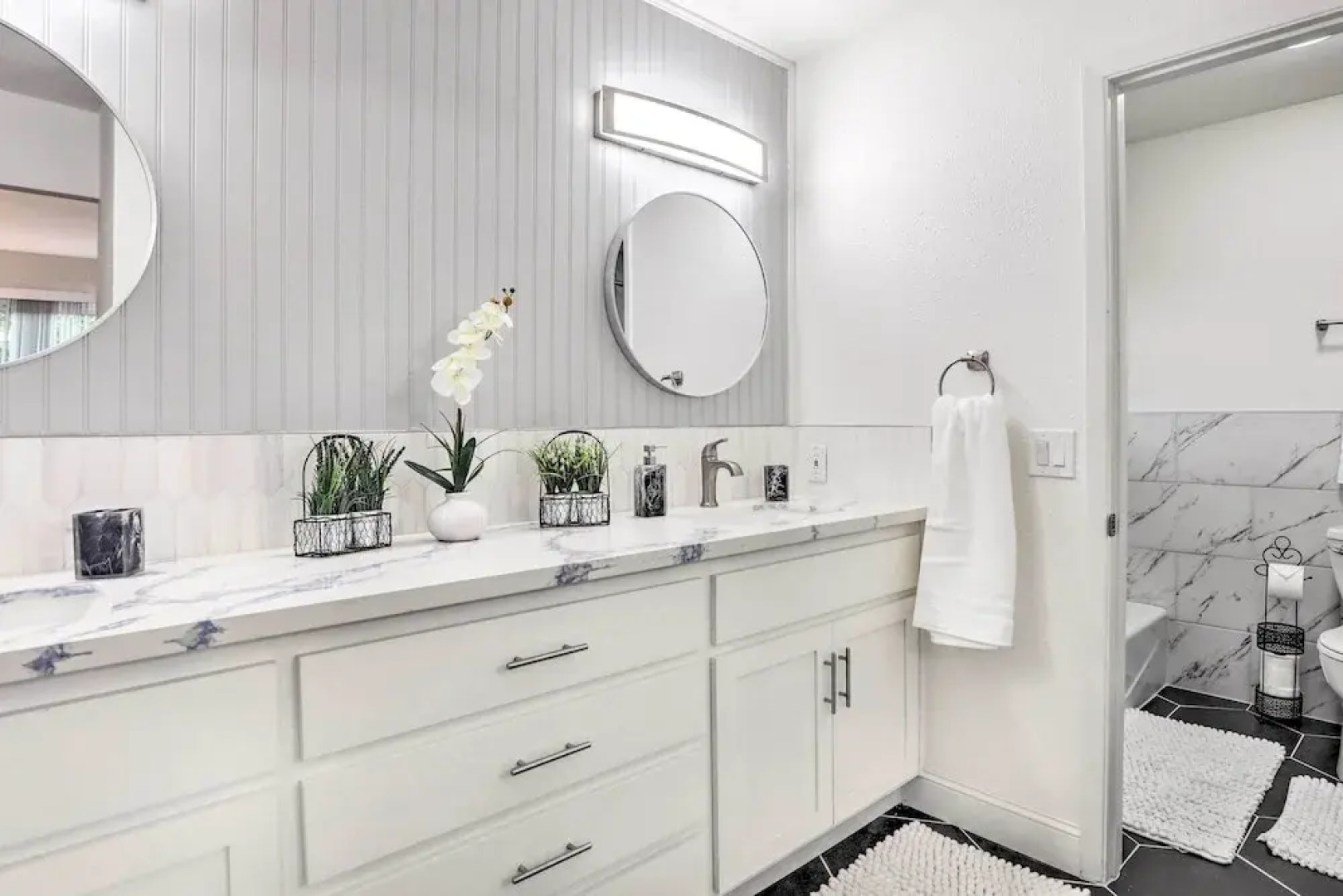 4 Mi to Dtwn Reno: Sleek Family Retreat!