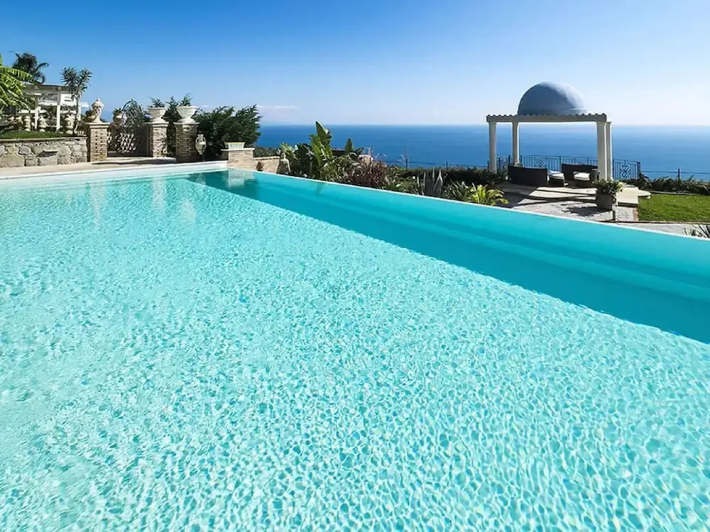 Exclusive Villa With Panoramic Swimming Pool and Hot Tub, Near the Sea