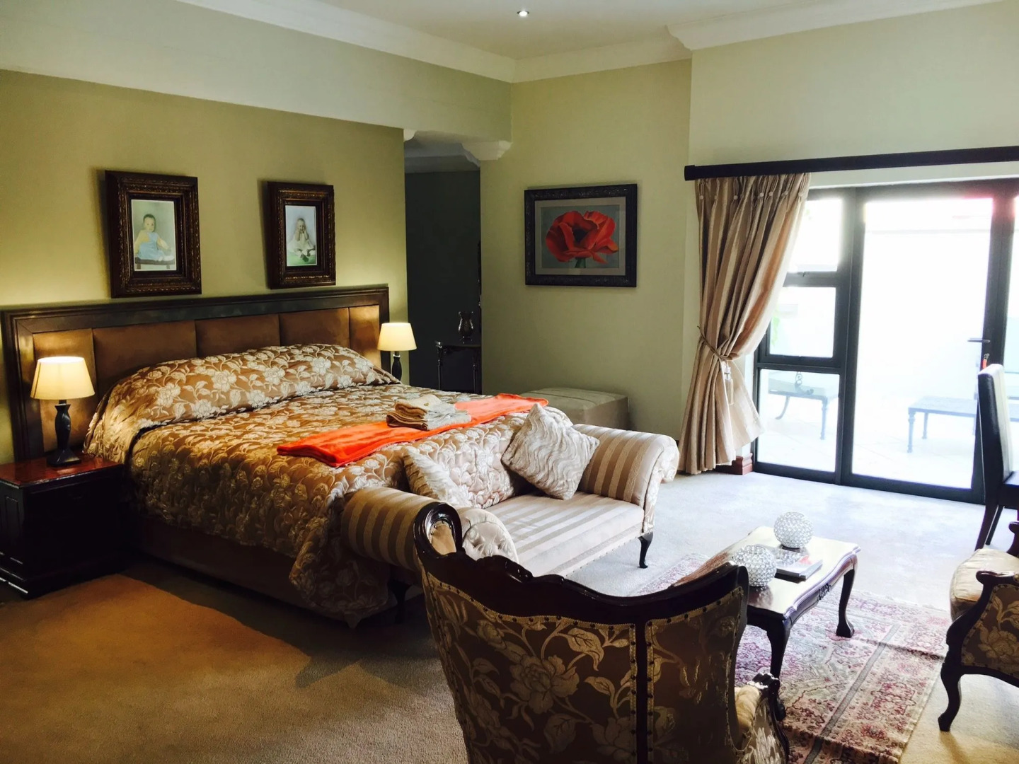 Casa Flora Guesthouse